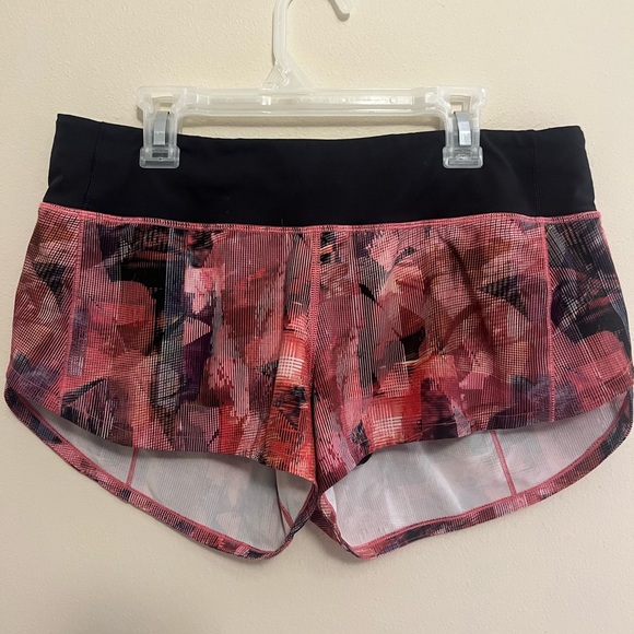Lululemon speed up shorts 2.5” - Picture 4 of 7